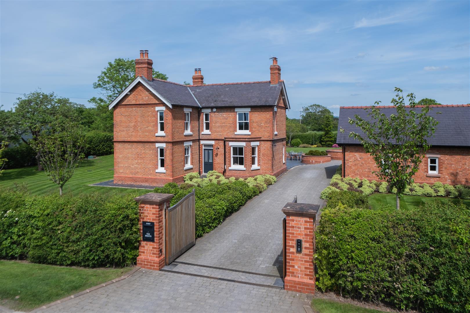 3 bedroom Detached House for Sale in Huxley